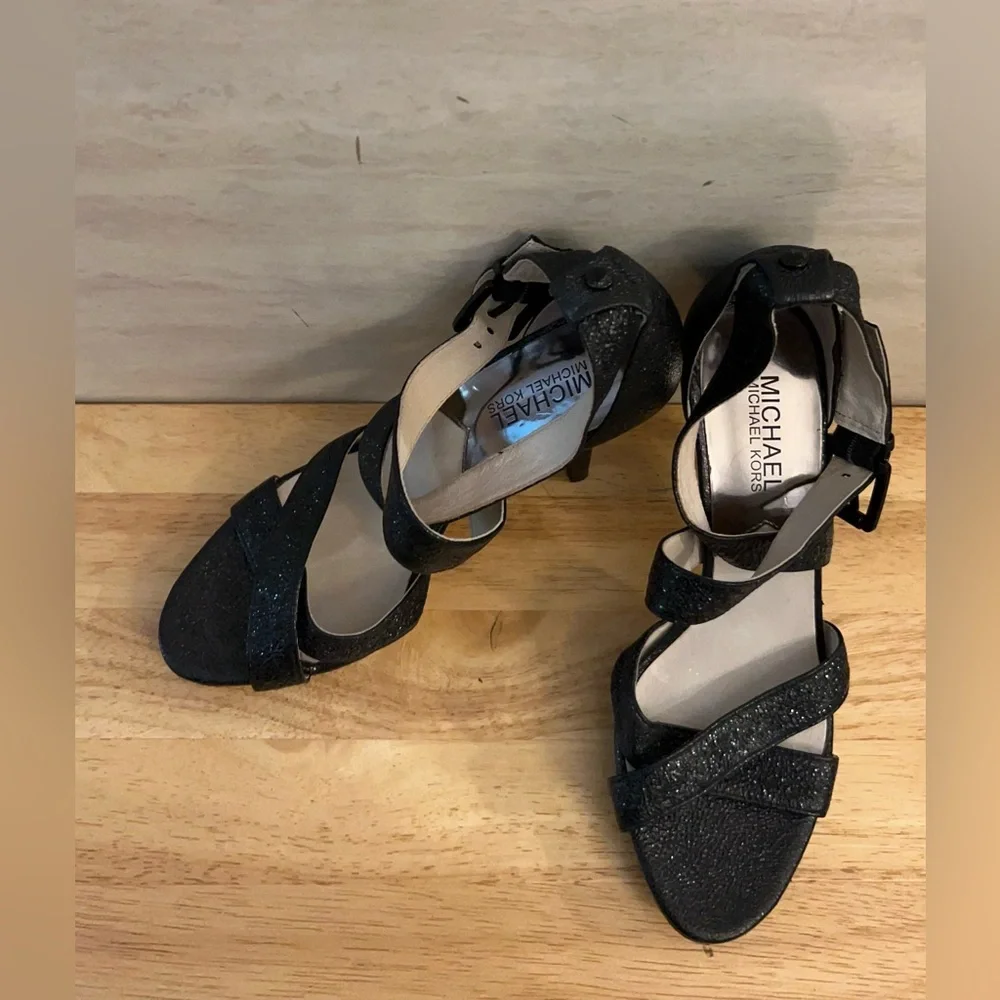 MICHAEL Michael Kors Evie platform sandals in black glitter. - Picture 2 of 11